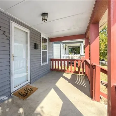 Image 3 - 202 South 14th Street, Kansas City, KS 66102, USA - House for sale