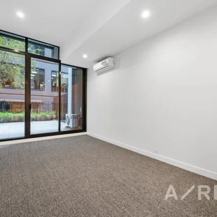 Image 5 - Swanston Street, Melbourne VIC 3000, Australia - Apartment for rent