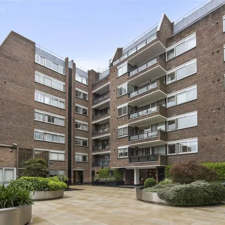 Rent this 3 bed apartment on Henry Newbolt in 29 Campden Hill Road, London