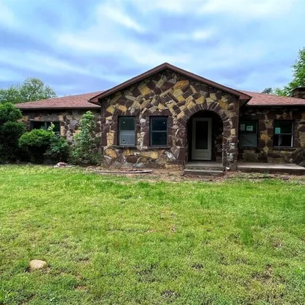 Buy this 3 bed house on 617 Wallace Avenue in Holdenville, OK 74848