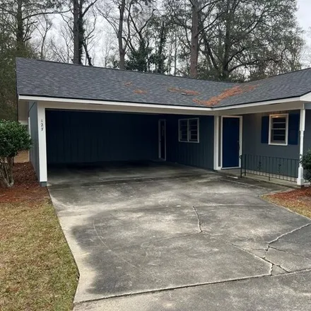 Buy this 3 bed house on 127 Rollingwood Dr in Dublin, Georgia