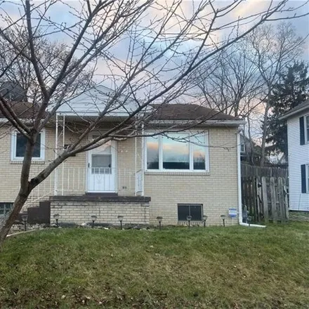 Image 1 - 521 Emerson Street, Vandergrift Heights, Vandergrift, PA 15690, USA - House for sale