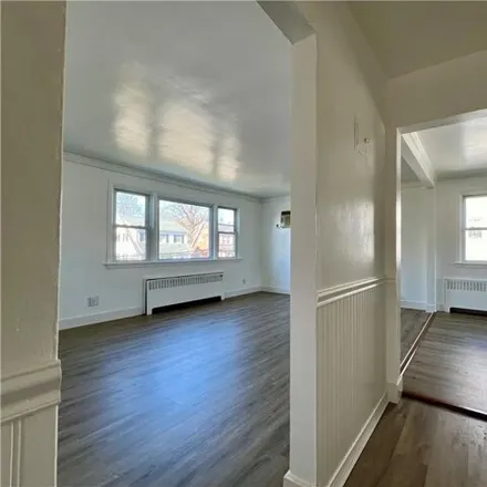 Image 4 - 294 Mile Square Road, Bryn Mawr Park, City of Yonkers, NY 10701, USA - House for rent