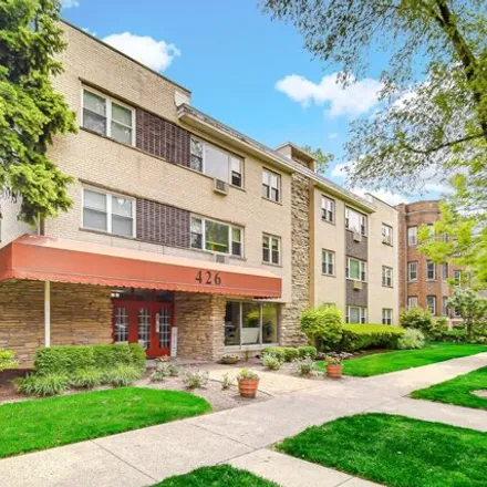 Buy this 1 bed condo on South Lombard Avenue in Oak Park, IL 60304