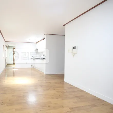 Rent this 2 bed apartment on 서울특별시 강남구 역삼동 657-1