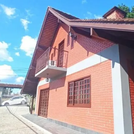 Rent this 3 bed house on Rua José dos Santos in Salto Weissbach, Blumenau - SC