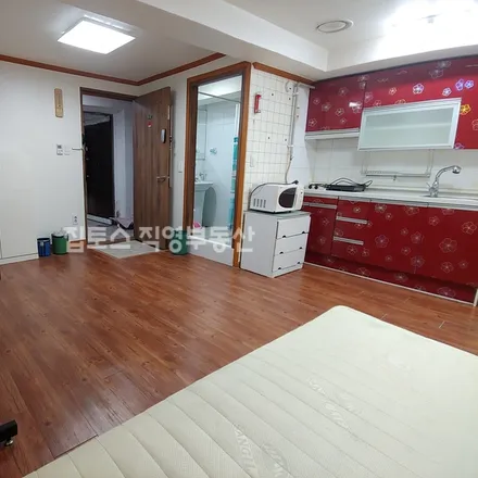 Rent this studio apartment on 서울특별시 서초구 반포동 722-35