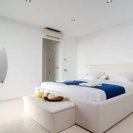 Rent this 5 bed house on Carrer Teulada in 46181 la Pobla de Vallbona, Spain