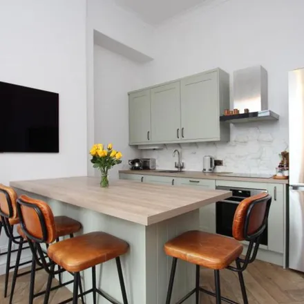 Image 9 - 3 Bellevue, Bristol, BS8 1DA, United Kingdom - Apartment for rent