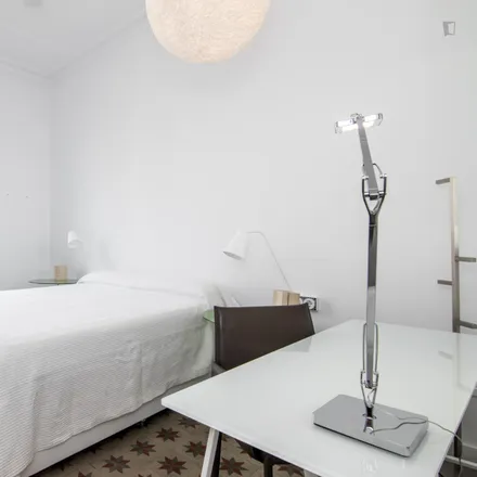 Rent this 3 bed room on Carrer del Consell de Cent in 422, 08007 Barcelona