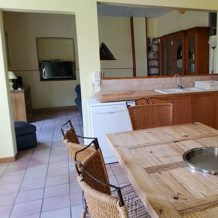 Rent this 2 bed house on 11220 Val-de-Dagne