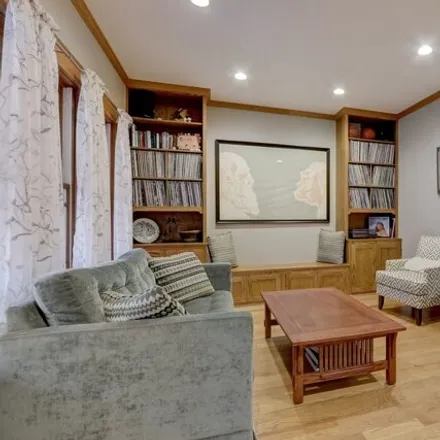 Image 7 - 2019 Darrow Avenue, Evanston, IL 60201, USA - House for sale