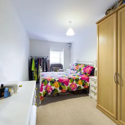 Rent this 2 bed apartment on Warren Road in Torquay, TQ2 5TE