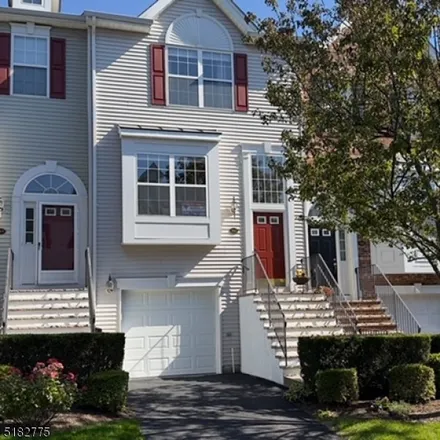 Image 1 - 572 Coventry Drive, Nutley, NJ 07110, USA - Townhouse for sale