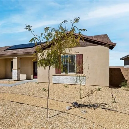 Image 2 - 12246 Gold Dust Way, Sunset Ridge, Victorville, CA 92392, USA - House for sale