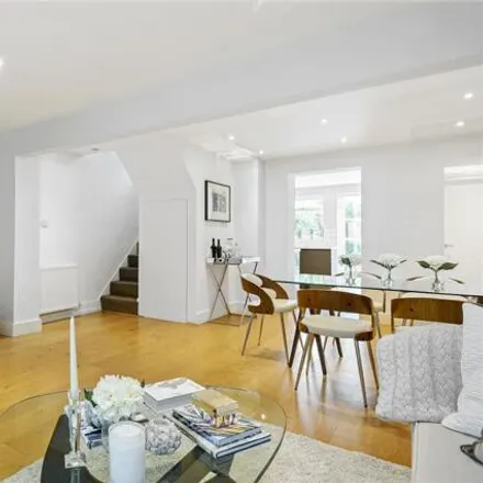 Buy this 3 bed townhouse on 13 Southgate Grove in De Beauvoir Town, London