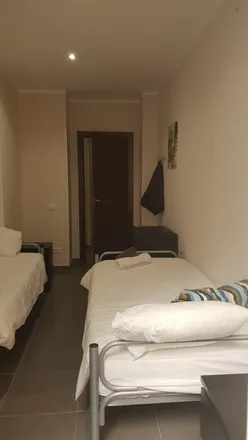 Rent this 3 bed room on Carrer de l'Hospital in 8, 08001 Barcelona