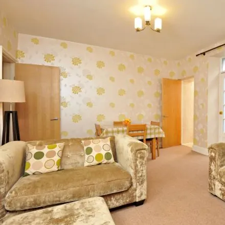 Image 2 - Trinity Hill, Torquay, TQ1 2AS, United Kingdom - Apartment for rent