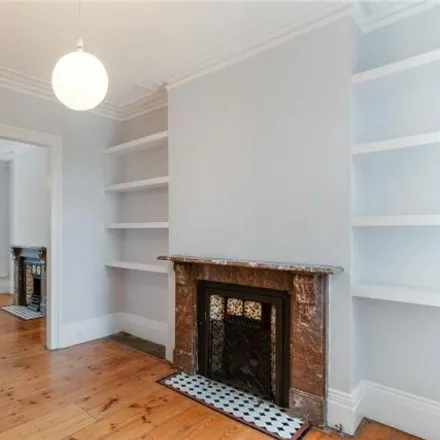 Buy this 3 bed townhouse on Ivydale Road in Londres, London