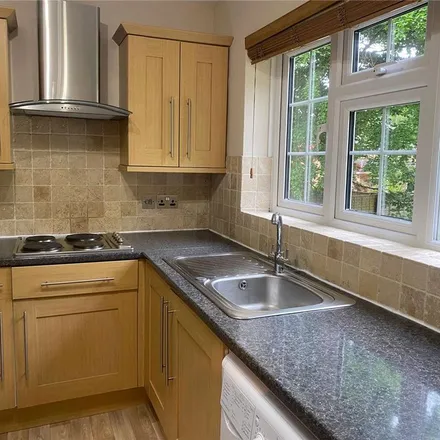 Rent this 3 bed apartment on Heatherdale Road in Camberley, GU15 2LT