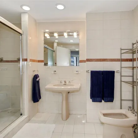 Image 1 - 3392 South Ocean Drive, Beverly Beach, Hollywood, FL 33019, USA - Apartment for rent
