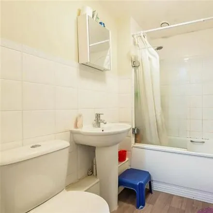 Image 7 - City House, 420 London Road, London, CR0 2NU, United Kingdom - Apartment for sale