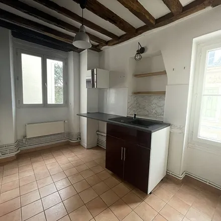 Rent this 3 bed apartment on 6 Place de la République in 77300 Fontainebleau, France