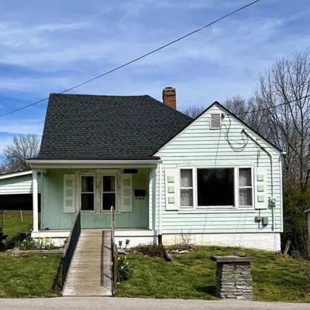 Buy this 3 bed house on 275 South Gatewood Street in Lawrenceburg, KY 40342