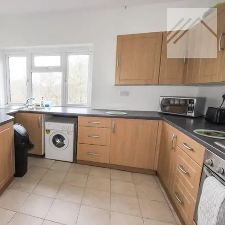 Image 4 - Great Plumtree, Harlow, CM20 2NY, United Kingdom - Apartment for rent