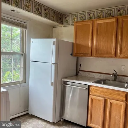 Image 3 - 6014 Westchester Park Drive, Hyattsville, MD 20740, USA - Condo for sale