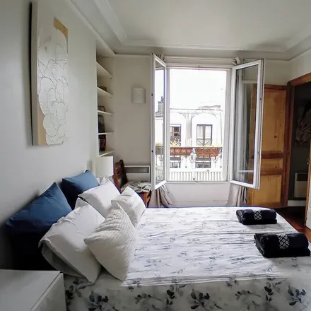 Rent this 1 bed apartment on Paris