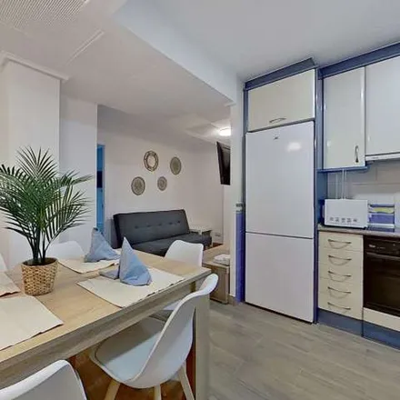 Image 2 - Paseo de Ruiseñores, 2, 50006 Zaragoza, Spain - Apartment for rent