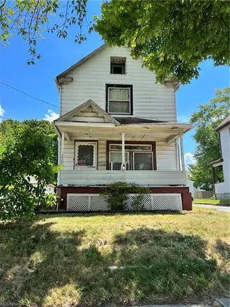 Buy this 3 bed house on 1929 Manhattan Avenue in Youngstown, OH 44509