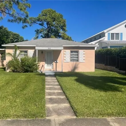 Buy this 3 bed house on 347 1st Avenue South in Naples, FL 34102