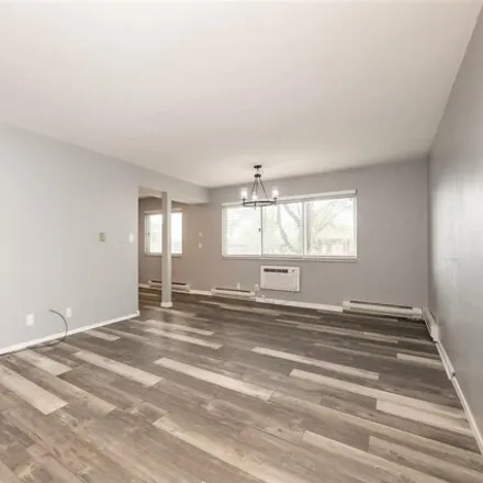 Image 7 - 10063 North Bunker Hill Drive, St. George, Saint Louis County, MO 63123, USA - Condo for sale