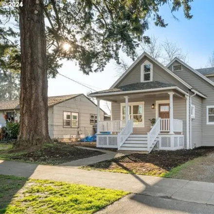 Buy this 4 bed house on 8123 North Haven Avenue in Portland, OR 97203