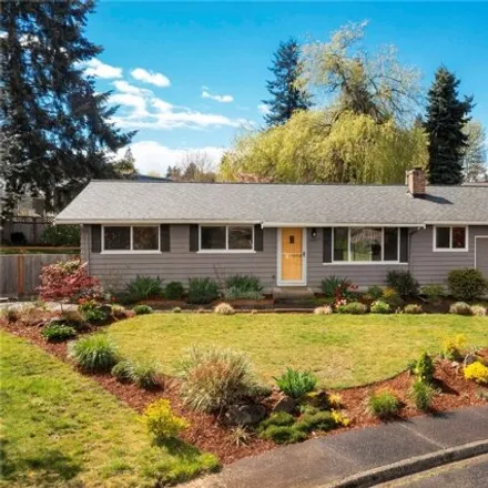 Buy this 3 bed house on 16617 123rd Avenue Southeast in Renton, WA 98058