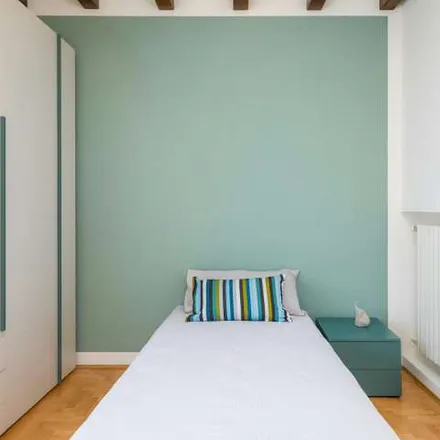Rent this 7 bed apartment on Via Pietro Ceoldo 83 in 35128 Padua Province of Padua, Italy