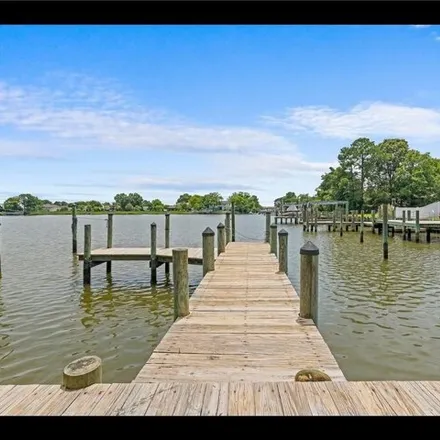 Image 5 - 6 Canal Drive, Poquoson, VA 23662, USA - House for sale