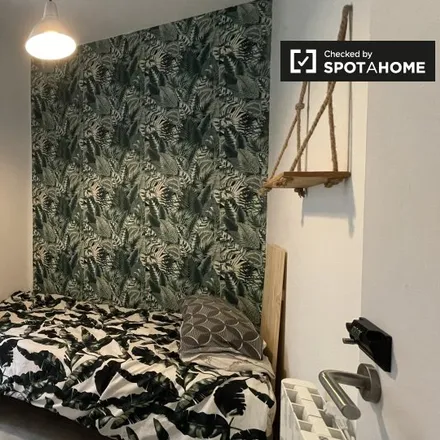 Rent this 6 bed room on Calle de San Cosme y San Damián in 16, 28012 Madrid