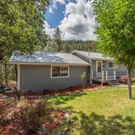 Buy this 2 bed house on 881 Oregon Street in Weaverville, CA 96093