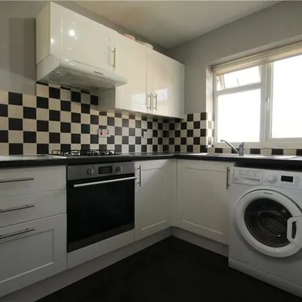 Image 4 - 19 Madrid Road, Guildford, GU2 7NU, United Kingdom - Apartment for rent