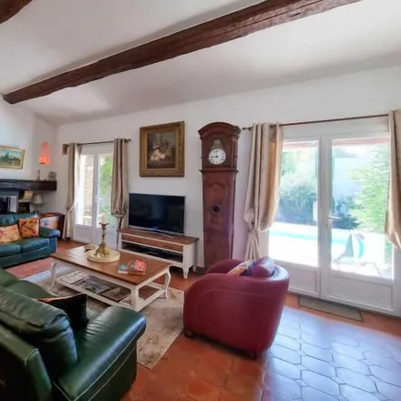 Rent this 3 bed house on 84310 Morières-lès-Avignon