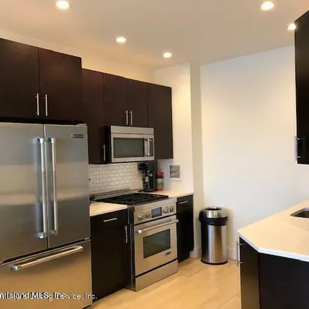 Rent this 1 bed apartment on 80 Bay Street Landing in New York, NY 10301