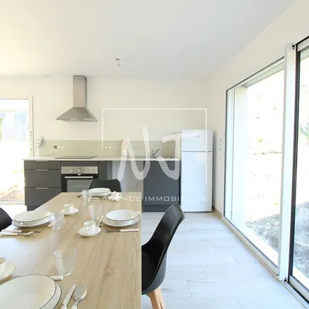 Rent this 3 bed apartment on 29 Rue Saint-Julien in 49051 Angers, France