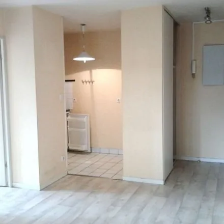 Image 2 - 56 bis Route d'Angers, 49000 Écouflant, France - Apartment for rent