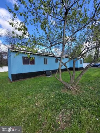 Buy this studio apartment on 183 Hunt Drive in Jefferson County, WV 25430