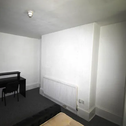 Image 5 - Claremont Morley Street, Claremont, Bradford, BD7 1BQ, United Kingdom - Apartment for rent