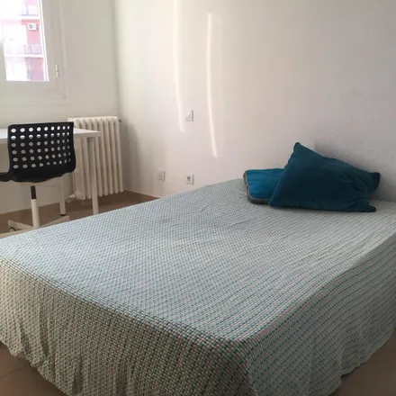 Image 3 - Calle Divino Vallés, 14, 28045 Madrid, Spain - Room for rent