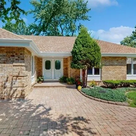 Rent this 3 bed house on 655 Briarwood Drive in Burr Ridge, DuPage County